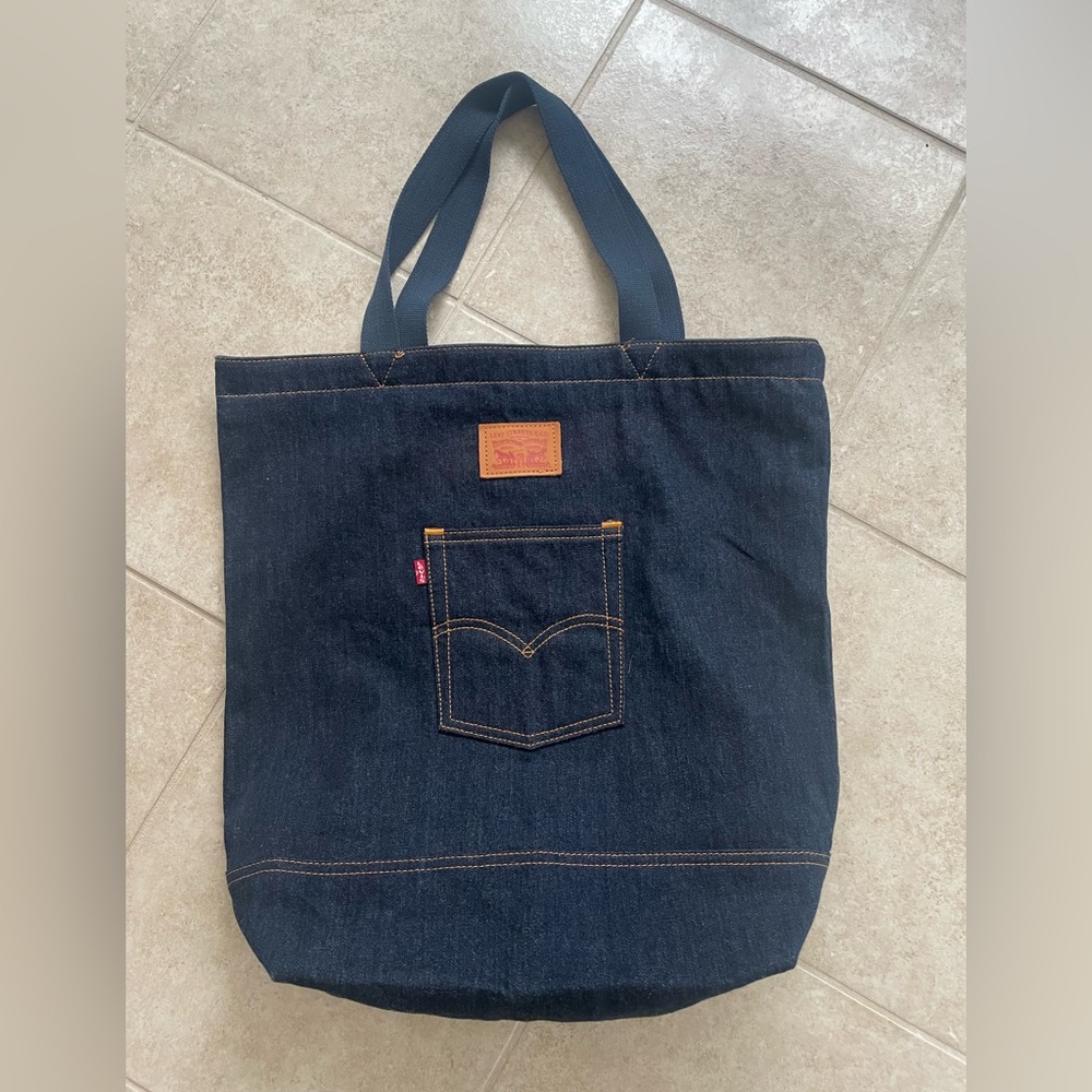 Levi’s Back Pocket Tote